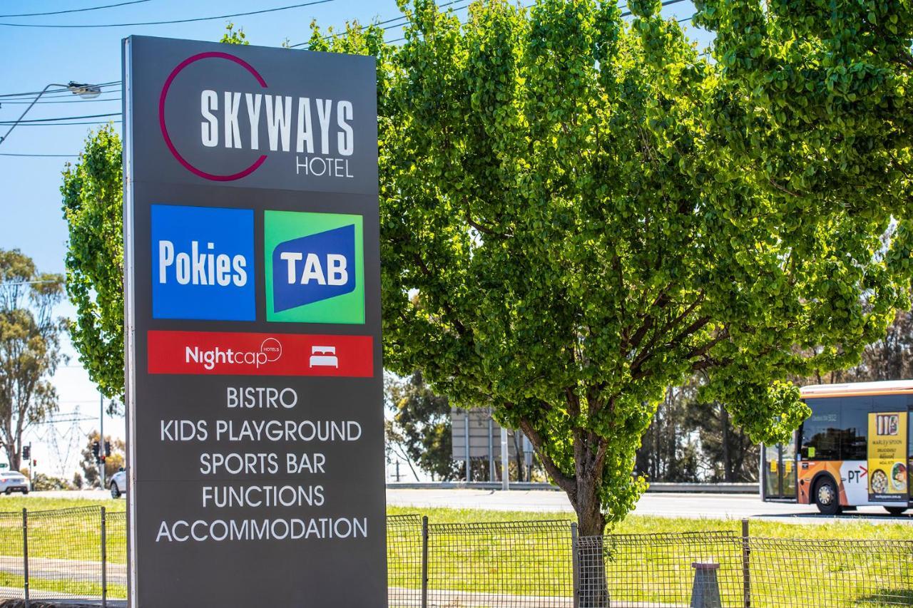 Nightcap At Skyways Hotel Melbourne City Exterior foto