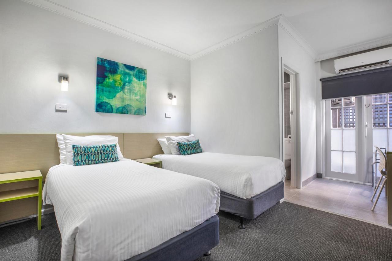 Nightcap At Skyways Hotel Melbourne City Exterior foto