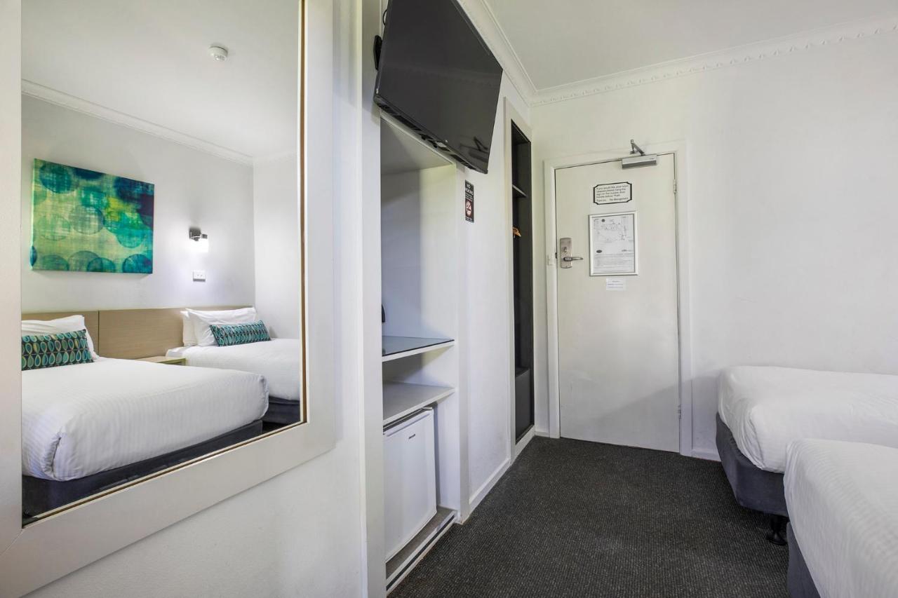 Nightcap At Skyways Hotel Melbourne City Exterior foto